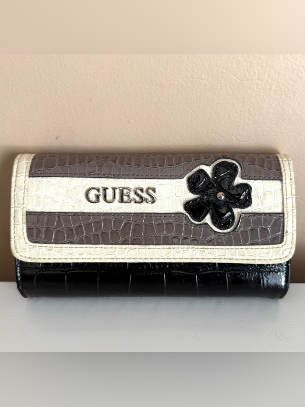 GUESS VINTAGE CROC-EMBOSSED TRIFOLD CLUTCH WALLET FLORAL APPLLIQUE